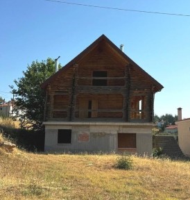 Μονοκατοικία, 330τ. μ.