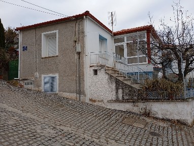 Μονοκατοικία, 195τ. μ.