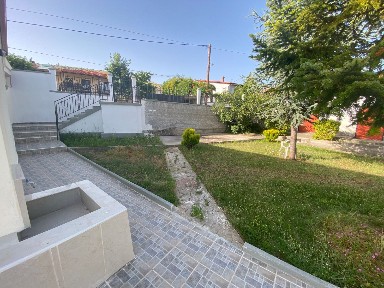 Μονοκατοικία, 75τ. μ.