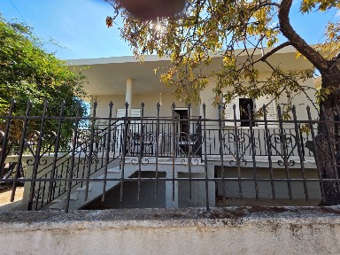 Μονοκατοικία, 90τ. μ.