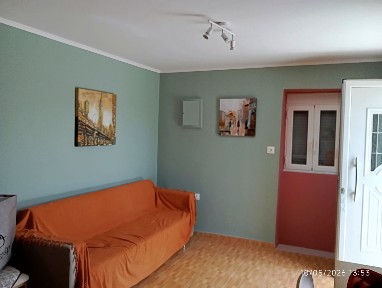 Μονοκατοικία, 50τ. μ.