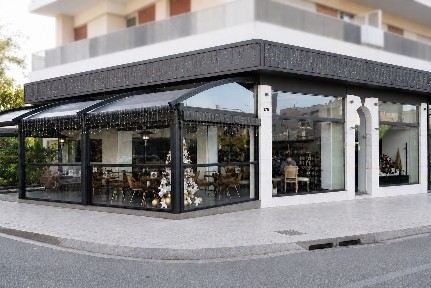 Πλατεία Δημοκρατίας, Χολαργός (Αθήνα - Βόρεια Προάστια), Λεωφόρος Μεσογείων 176, Χολαργός 15561