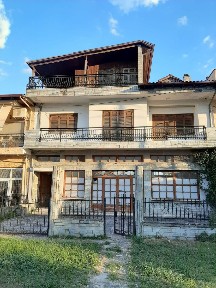 Μονοκατοικία, 300τ. μ.
