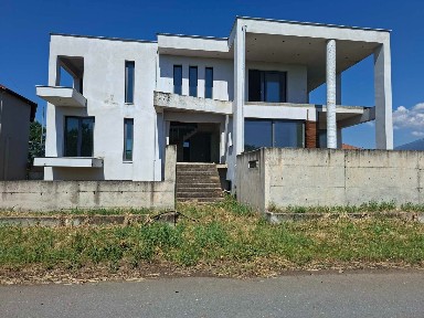 Μονοκατοικία, 360τ. μ.