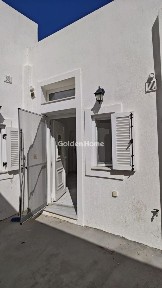 Συγκρότημα διαμερισμάτων, 96τ. μ.
