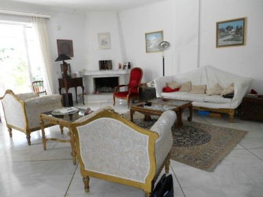 Πολιτεία, Κηφισιά (Αθήνα - Βόρεια Προάστια), ΚΕΦΑΛΑΡΙ - ΠΟΛΙΤΕΙΑ ΧΑΜΗΛΑ