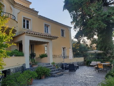 Μονοκατοικία, 220τ. μ.