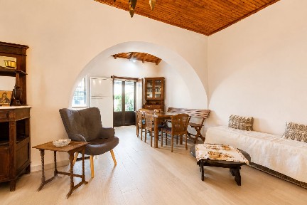Μονοκατοικία, 70τ. μ.