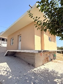 Μονοκατοικία, 101τ. μ.