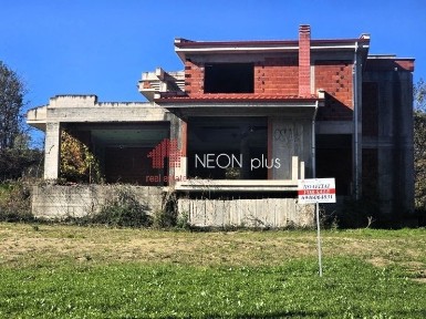 Μονοκατοικία, 350τ. μ.