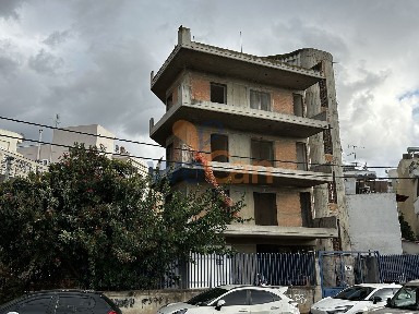 Κτίριο, 301τ. μ.