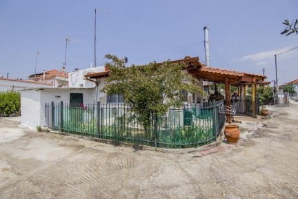 Μονοκατοικία, 75τ. μ.