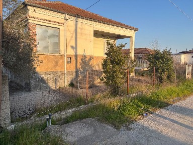 Μονοκατοικία, 65τ. μ.