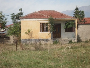 Μονοκατοικία, 70τ. μ.