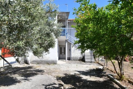 Μονοκατοικία, 120τ. μ.