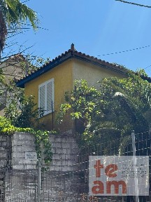 Μονοκατοικία, 60τ. μ.