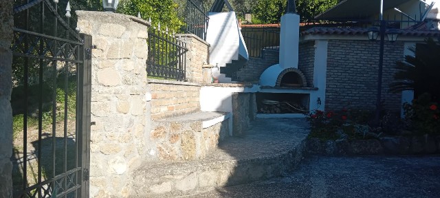 Μονοκατοικία, 44τ. μ.