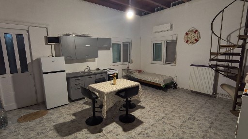 Μονοκατοικία, 60τ. μ.