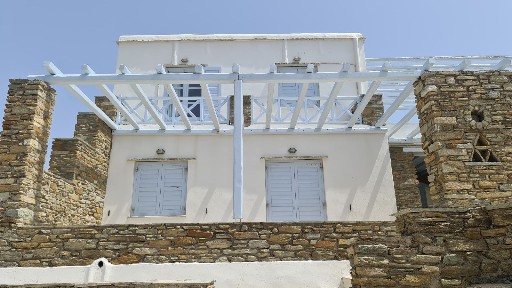 Μονοκατοικία, 370τ. μ.