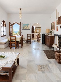Μονοκατοικία, 70τ. μ.