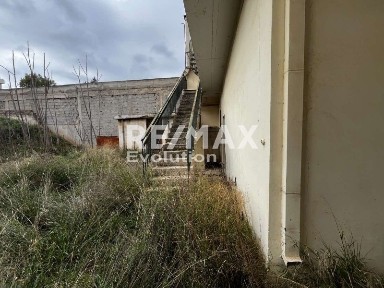 Διαμέρισμα, 270τ. μ.