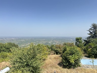 Μονοκατοικία, 210τ. μ.