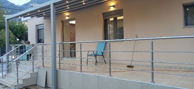 Μονοκατοικία, 90τ. μ.