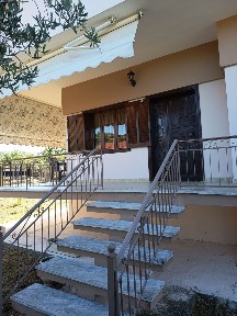 Μονοκατοικία, 70τ. μ.