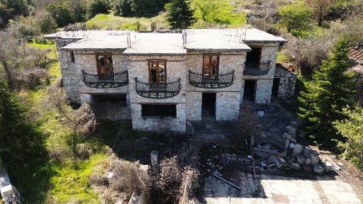Κτίριο, 550τ. μ.