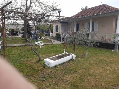 Μονοκατοικία, 90τ. μ.