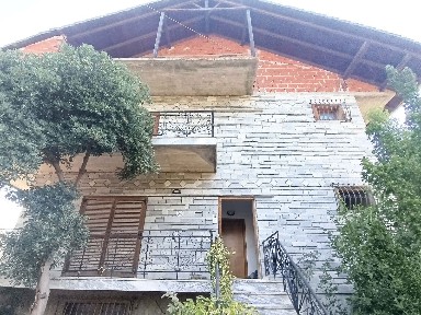 Μονοκατοικία, 360τ. μ.