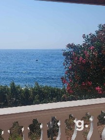 Μονοκατοικία, 250τ. μ.
