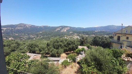 Μονοκατοικία, 270τ. μ.