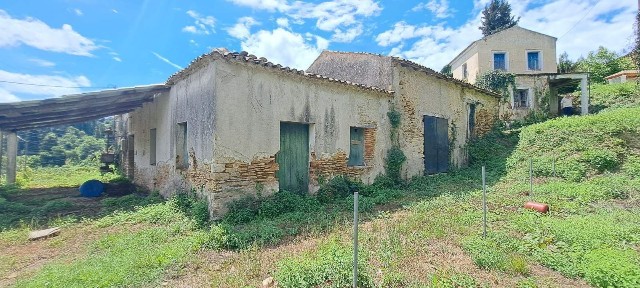 Μονοκατοικία, 221τ. μ.