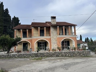Μονοκατοικία, 244τ. μ.