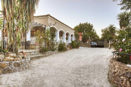 Μονοκατοικία, 150τ. μ.