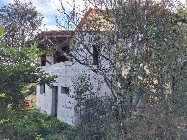 Μονοκατοικία, 110τ. μ.