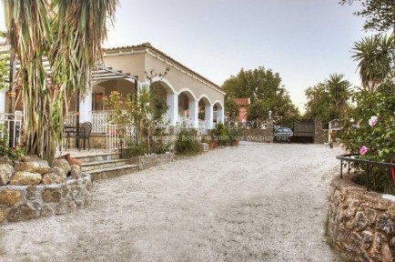Μονοκατοικία, 150τ. μ.