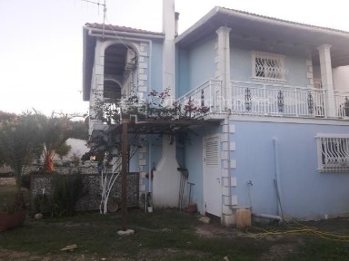 Μονοκατοικία, 300τ. μ.