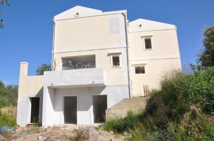 Μονοκατοικία, 800τ. μ.