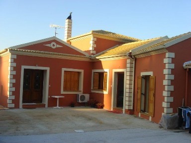 Μονοκατοικία, 250τ. μ.