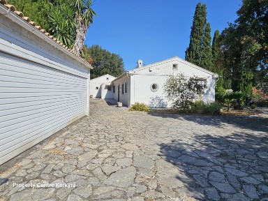 Μονοκατοικία, 250τ. μ.
