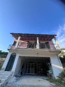 Μονοκατοικία, 70τ. μ.