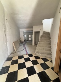 Μονοκατοικία, 240τ. μ.
