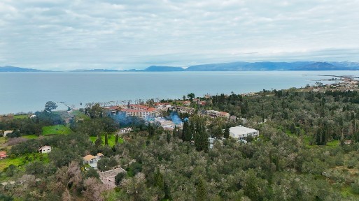 Μονοκατοικία, 325τ. μ.
