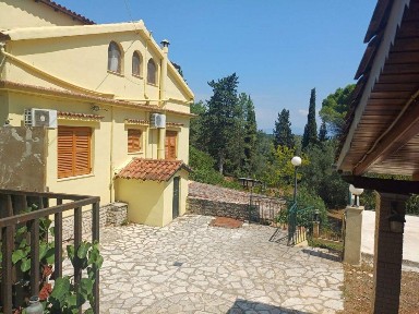 Μονοκατοικία, 260τ. μ.