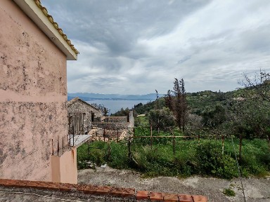 Μονοκατοικία, 100τ. μ.