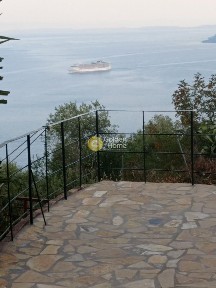 Μονοκατοικία, 77τ. μ.