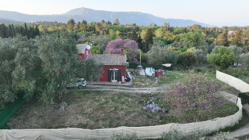 Μονοκατοικία, 100τ. μ.