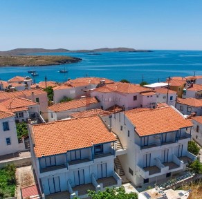 Συγκρότημα διαμερισμάτων, 273τ. μ.